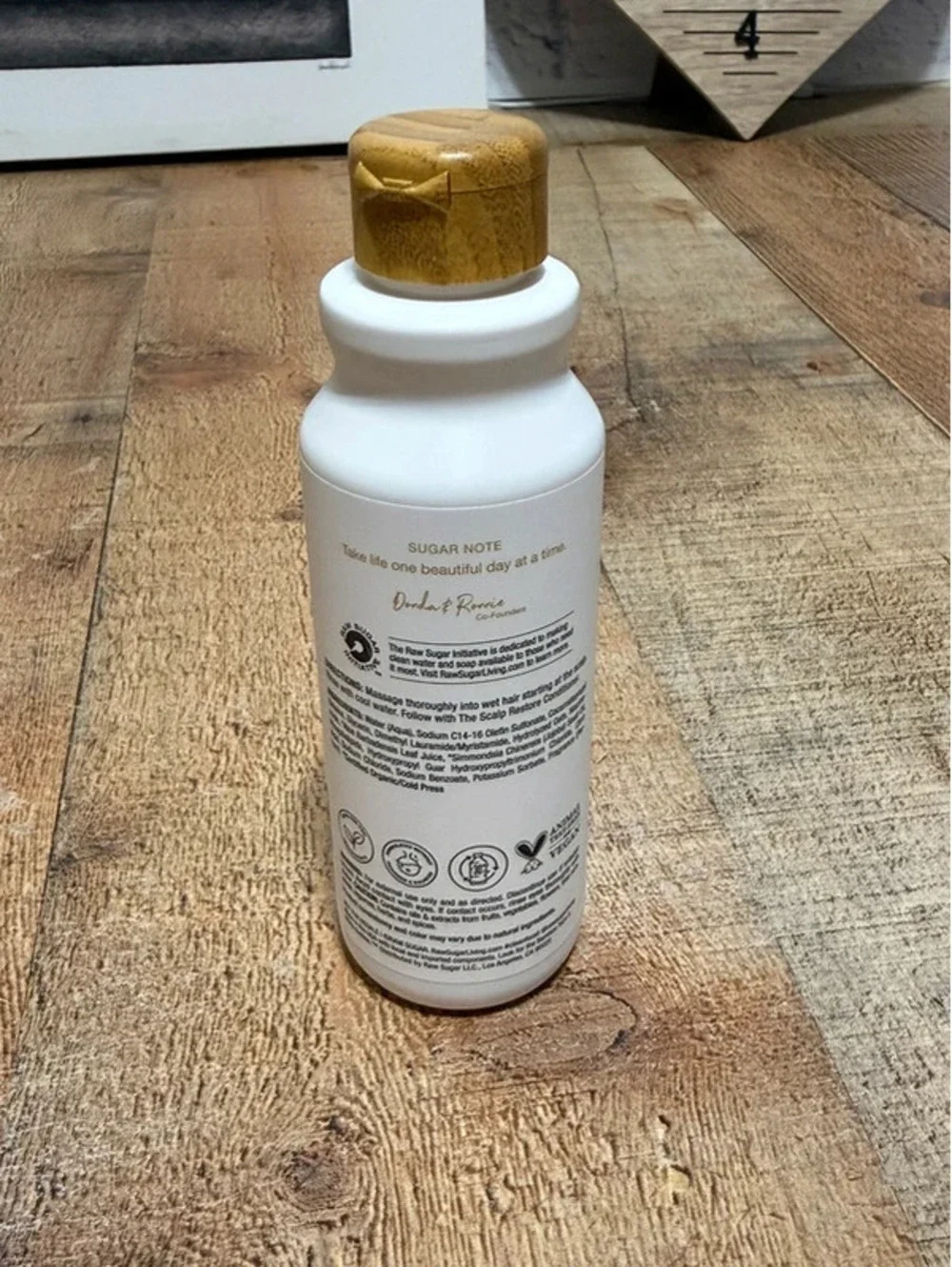 Raw Sugar the Scalp Restore shampoo Jojoba + Aloe + Niacinamide